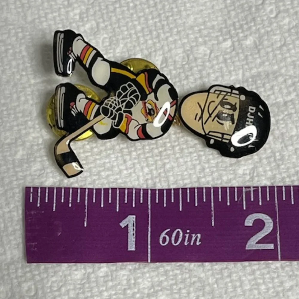 NEW Dallas Junior Hockey Lapel Hat Tack Trading Pin w/Moveable Head 1.5